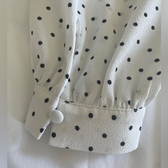 Long sleeve Poka Dot v-neck dress - Picture 4 of 12